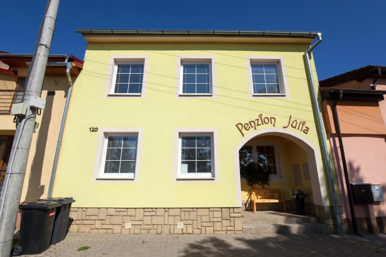 Privat Julia Hotel Vrbov Exterior foto