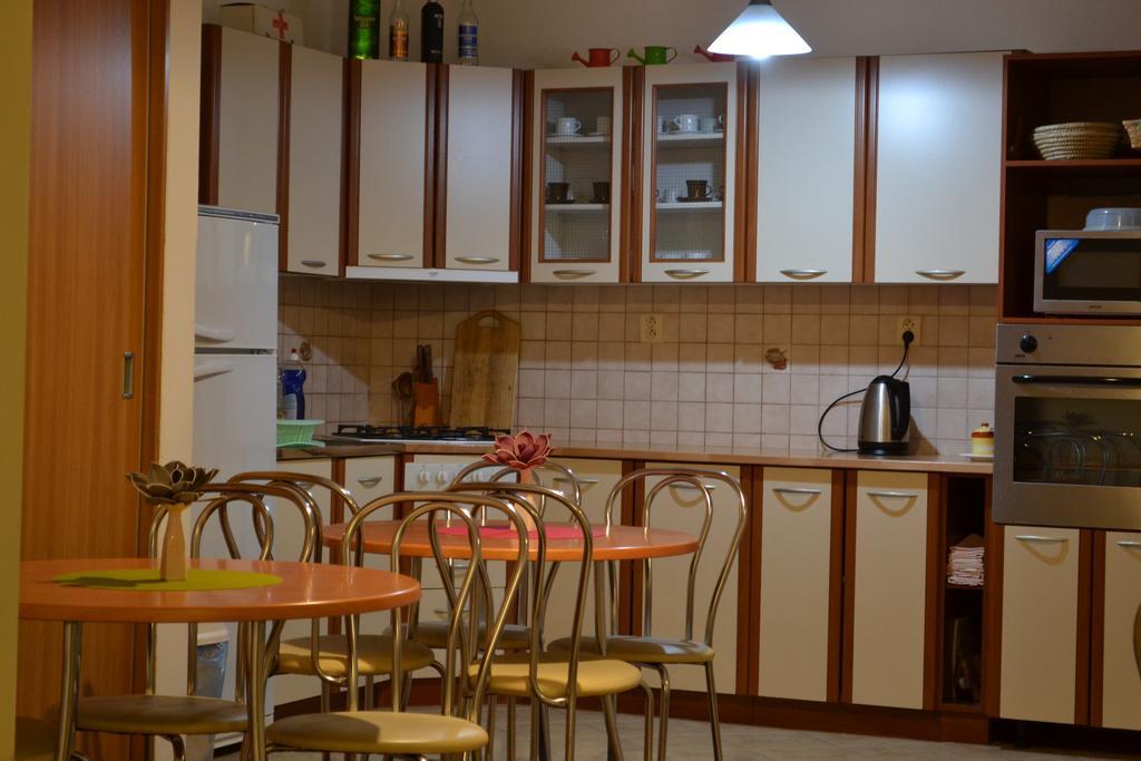Privat Julia Hotel Vrbov Exterior foto