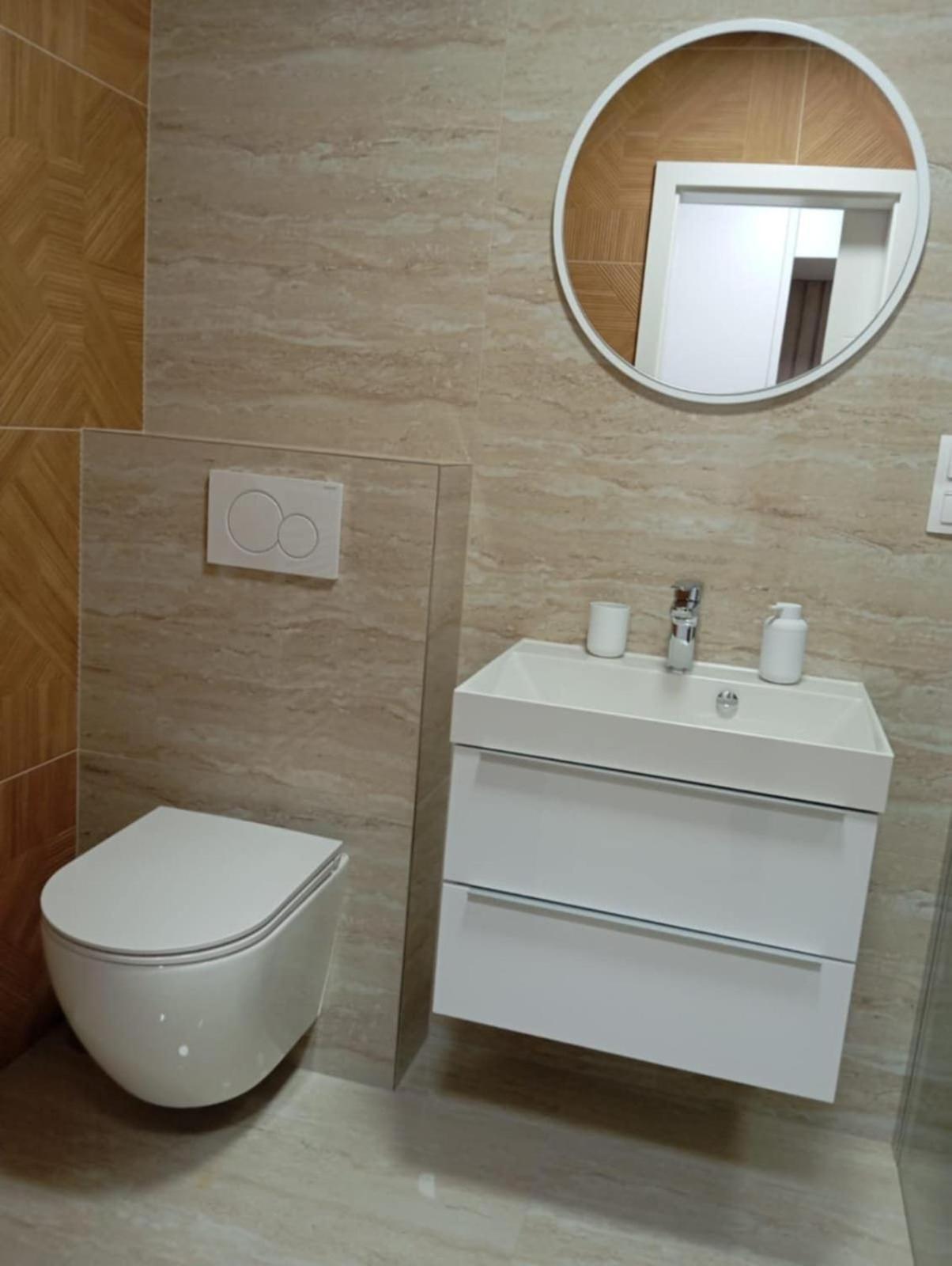 Privat Julia Hotel Vrbov Exterior foto
