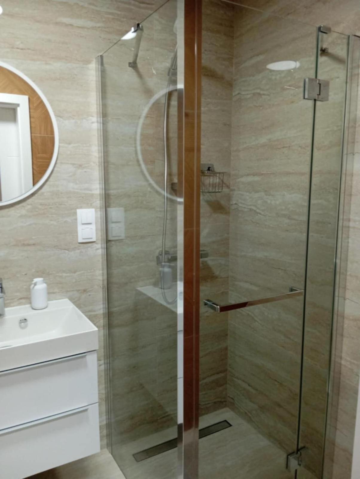 Privat Julia Hotel Vrbov Exterior foto