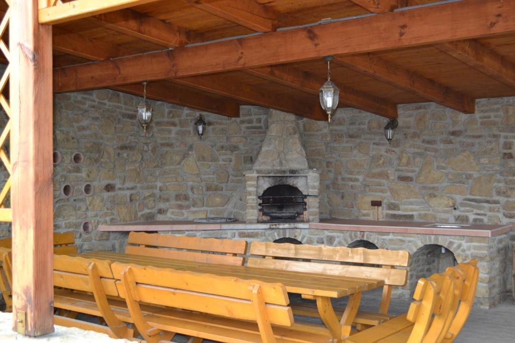 Privat Julia Hotel Vrbov Exterior foto